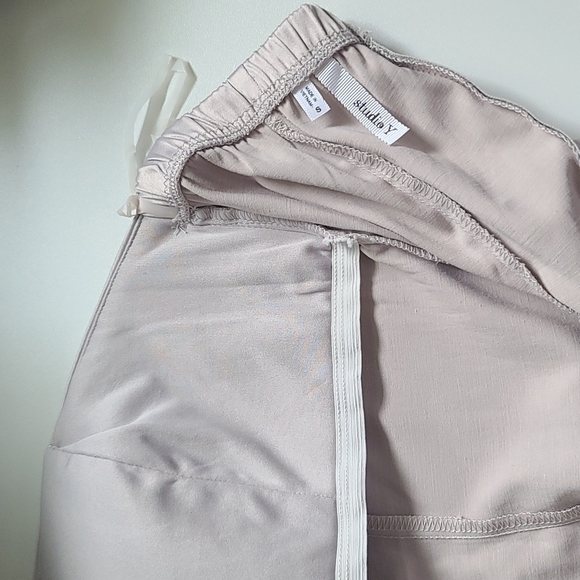 Studio Y Silver Ruffle Top - Picture 5 of 6